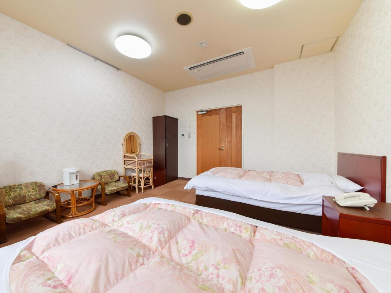 Отель Shichijo Onsen Dome Kikuchi Экстерьер фото